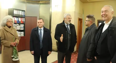 Делегация от България почете свързани с Освобождението на България места в румънския град Гюргево. Инициативата е свързана с предстоящото отбелязване на 150 години от Априлското въстание Делегация от България почете свързани с Освобождението на България места в румънския град Гюргево. Инициативата е свързана с предстоящото отбелязване на 150 години от Априлското въстание