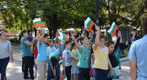 Малката Тереза развълнува площада с &bdquo;Моя страна, моя България&ldquo;