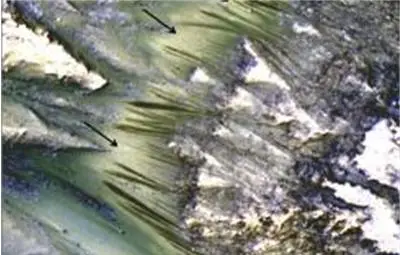 НАСА: На Марс тече вода