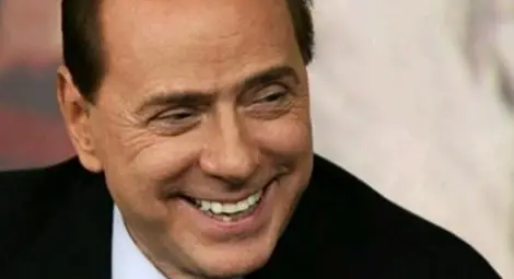 Берлускони нарече по-възрастната съпруга на френския президент "красиво мамче" Берлускони нарече по-възрастната съпруга на френския президент "красиво мамче"