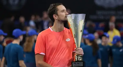 Медведев триумфира на София Оупън Медведев триумфира на София Оупън