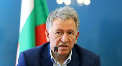 Кацаров издаде две заповеди за удължаване на противоепидемичните мерки