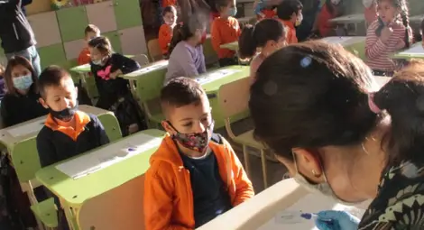 Над 62% от най-малките ученици вече учат присъствено след тестване за Covid