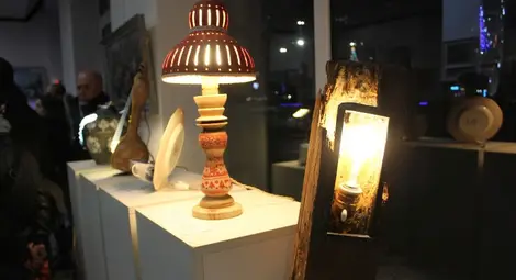 Русенски художници представят близо 200 картини в коледна изложба. Володя Кенарев бе удостоен със знака на областния управител