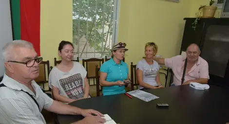 Художници улавят дунавска вода в мрежите на въображението си