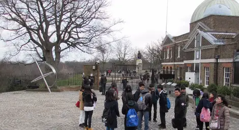 Кралската обсерватория е забележителна както с нулевия меридиан, така и с измервателните си уреди