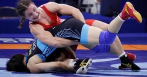 Биляна Дудова и Юлияна Янева на мъжки лагер в Тетевен