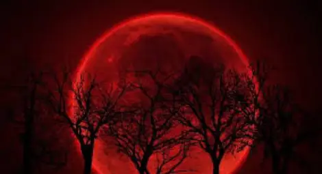Кървава Луна носи главоболие наесен