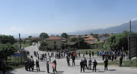 Към Гърмен пътуват три микробуса с жандармерия