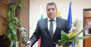 Рожденикът Галин Григоров почерпи със собственоръчно направена баница