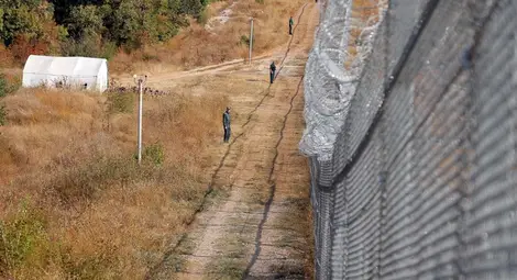 Все повече мигранти напускат бежанските центрове у нас