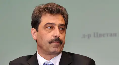 Цветан Василев: КТБ е жертва на позорна кампания, организирана от ДПС