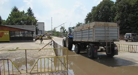 &bdquo;Свинекомплекс Голямо Враново&ldquo; изправи подсилена ограда срещу африканската чума