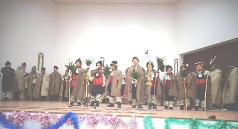 Коледари от шест села пяха  и наричаха сполука в Иваново