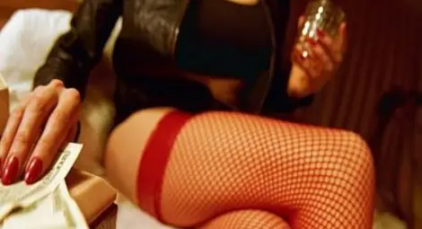 Жена от Брестовене върти мъже от половин Европа на пръста си, дали й 300 бона