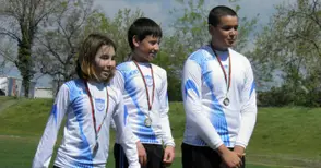 Младите в „Джамбо“  с купа „Садово“