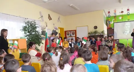 Урок по родолюбие за  малчуганите в Николово