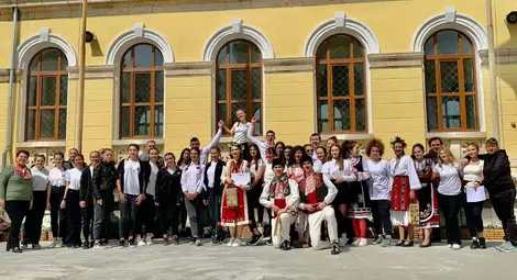 СУ &ldquo;Христо Ботев&rdquo; - Русе с празнична програма за Лазаровден (фотогалерия)