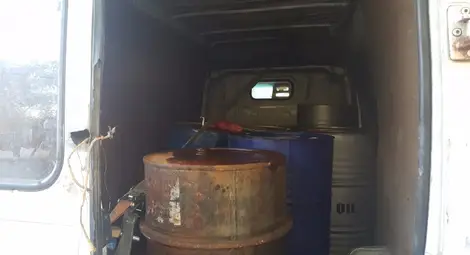 Над 1.6 тона нелегално гориво задържано в бус на бул. „България“ Над 1.6 тона нелегално гориво задържано в бус на бул. „България“