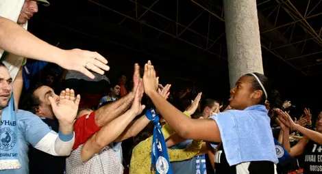 Шанте Еванс лидер по борби в мачовете от предишния кръг Шанте Еванс лидер по борби в мачовете от предишния кръг