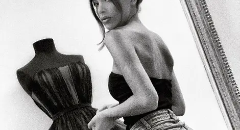 В 8 клас Лора Лилова измислила рокля, която и до днес е бестселър