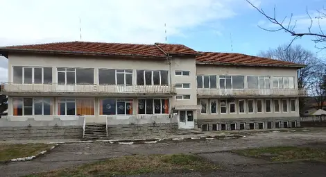 Ценово иска помощ от &bdquo;Красива България&ldquo; за детската градина в Долна Студена