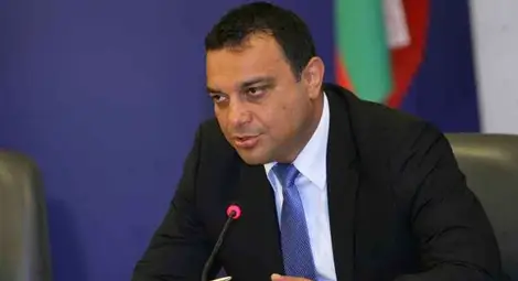 Московски: БДЖ ще оцелее само с приватизацията на "Товарни превози"