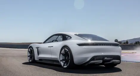 Porsche Taycan вече е факт в света на електромобилите Porsche Taycan вече е факт в света на електромобилите