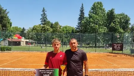 Алекс Митев върви по стъпките на баща си с титла в Добрич