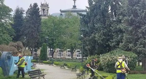 Вижте пълния график на косенето на тревните площи в Русе Вижте пълния график на косенето на тревните площи в Русе