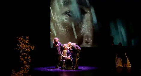 Спектакълът &bdquo;Асамблея на красотата и модата&ldquo; превърна сцената на Доходното здание в пространство на естетика и съпричастност