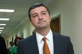 Стойнев: Няма да има шоково поскъпване на тока 