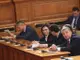 Парламентът излезе в кратка почивка, барикадата на сестрите скара депутатите