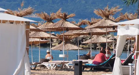 Най-скъпи чадъри и шезлонги на "Св. Константин и Елена", най-евтини на Китен