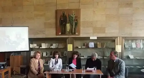 Библиотекари обучиха пенсионери  да не се плашат от банкоматите