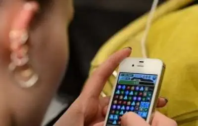 Мобилните абонати стават повече от населението