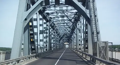 Луксозен джип приготвен за износ с номера на крадена във Варна кола Луксозен джип приготвен за износ с номера на крадена във Варна кола