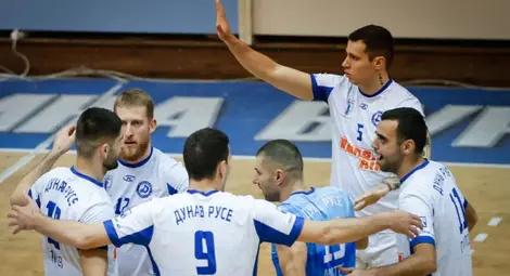 Волейболистите загърбиха лош сезон след поправителен мач в Горна Малина