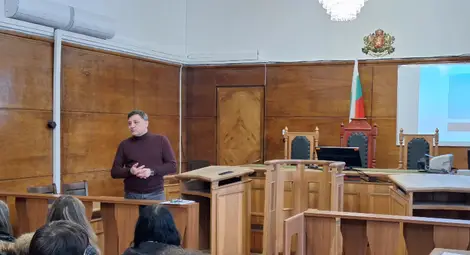 Зам.-окръжният прокурор на Русе и банков мениджър дискутираха с ученици от ,,Йордан Йовков&ldquo; хазартната зависимост и рисковете от бързите кредити