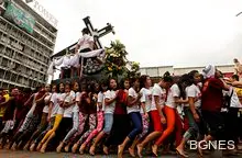 Катаджии с памперси чакат папата във Филипините Катаджии с памперси чакат папата във Филипините