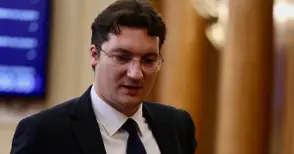 Крум Зарков спря връщането на хартиените бюлетини в дневния ред на парламента