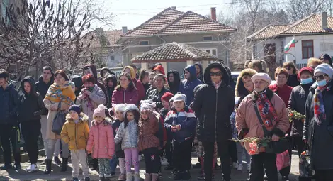 Почетоха с цветя и панихида паметта на Филип Тотю в Две могили /галерия/