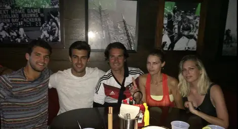 Григор празнува титлата на Германия с Томи Хаас