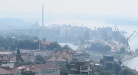 Нов среднощен залп от неприятни миризми