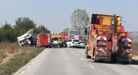 Мъж загина в тежка катастрофа край Карнобат