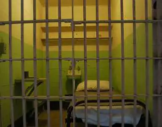 Загубил на комар влиза в затвора за рекет на спечелилия