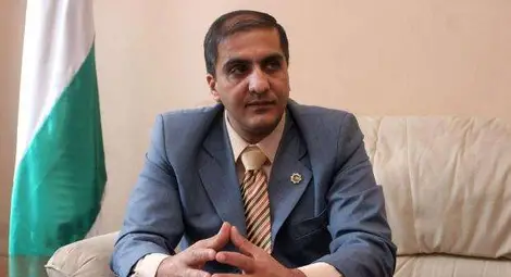 Посланикът на Палестина чете лекция за Арабската пролет