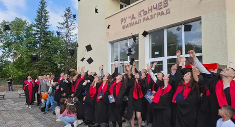 Филиалът на Русенския университет в Разград съчета откриването на новата академична година и дипломирането на випуск’ 2024 Филиалът на Русенския университет в Разград съчета откриването на новата академична година и дипломирането на випуск’ 2024