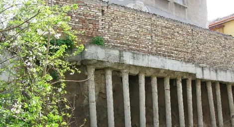 Търсят строителен надзорник за ремонта на подпорната стена на &bdquo;Шипка&ldquo;