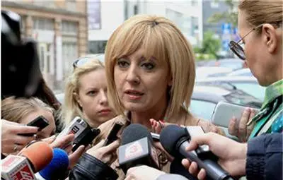 Мая Манолова призна: Допуснахме сериозни грешки и в кампанията, и в работата